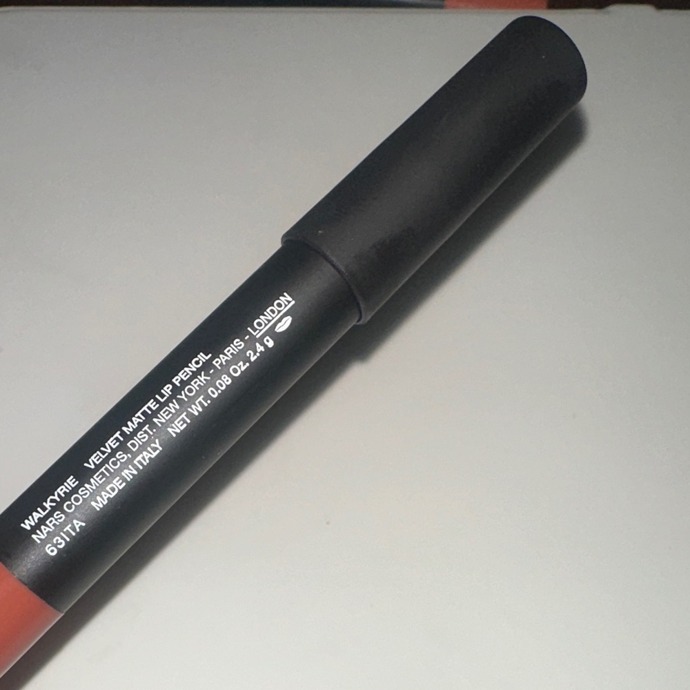NARS Walkyrie Velvet Matte Lip Pencil - Picture 6 of 7
